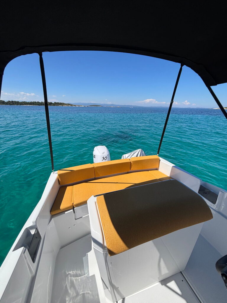 vourvourou boat
