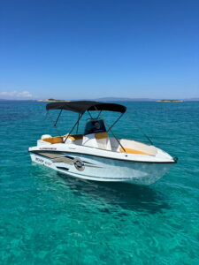 rent a boat vourvourou